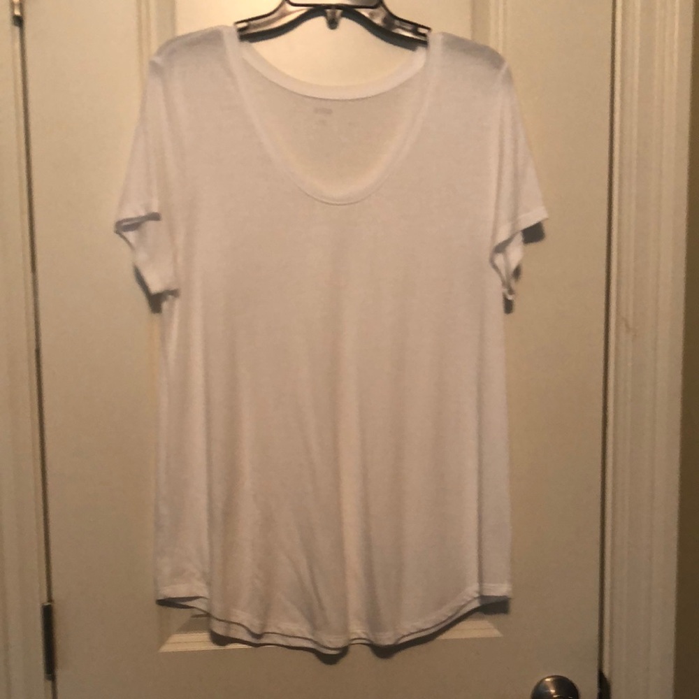 White tee-shirt blouse.